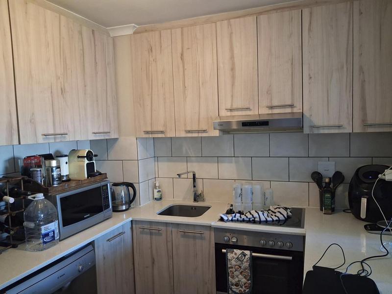 To Let 1 Bedroom Property for Rent in Vredehoek Western Cape